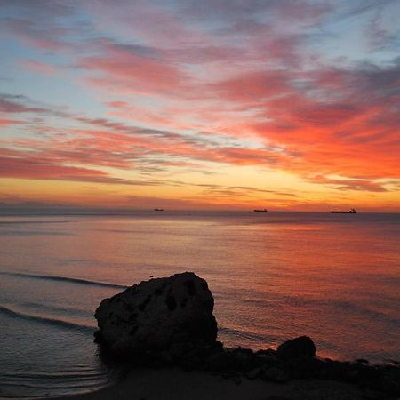 Spectacular Beachfront Duplex On The Mediterranean - Caleta, Catalan Bay Lägenhet Gibraltar Exteriör bild